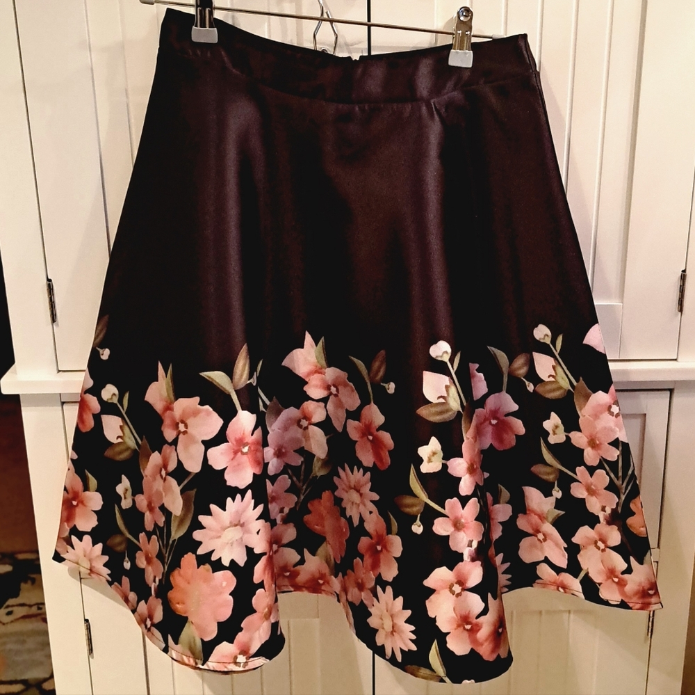 Womens Shein size Small full floral skirt zip back NWOT